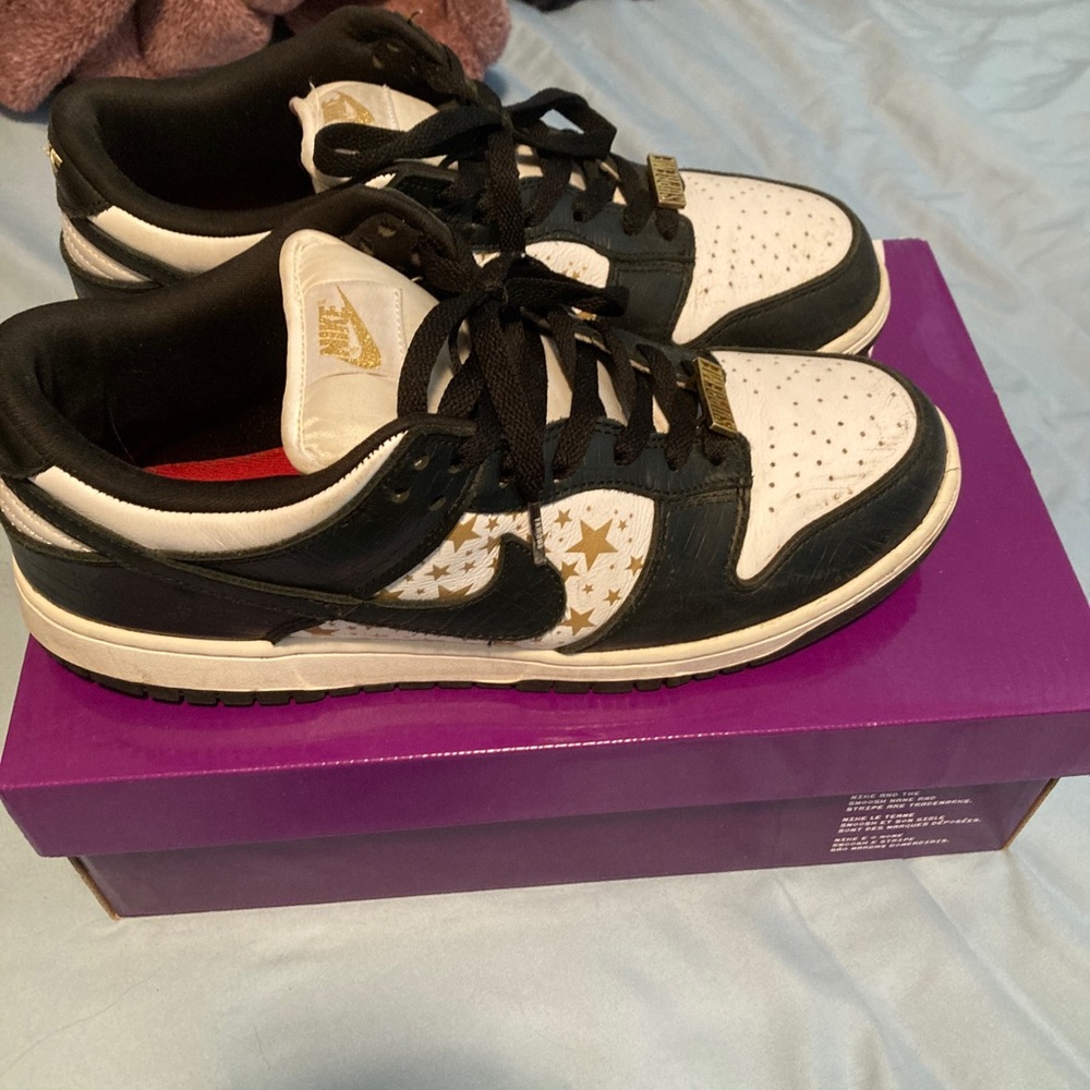 Supreme stars black  size 10 dunk low
